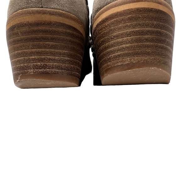 VINCE CAMUTO Prism 2 V-Cut Leather Suede Ankle Booties Moto Western Women 7M - Picture 13 of 16